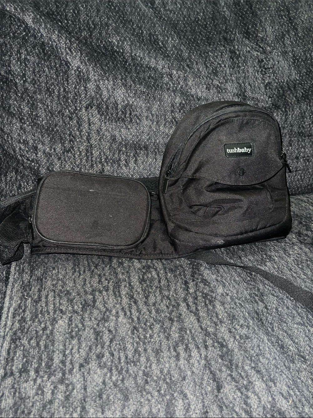 Tushbaby Black Waist Bag - Hands-Free Hip Seat Carrier